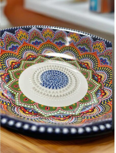 Salátástál kaparó felülettel a közepén 23,5 cm x 23 cm