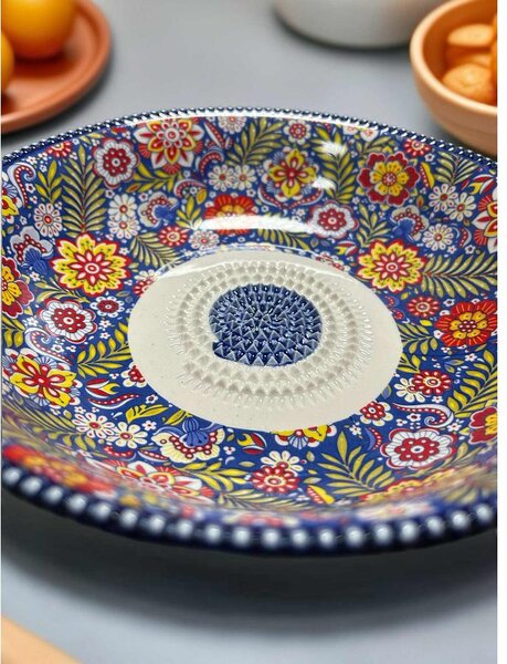 Salátástál kaparó felülettel a közepén 23,5 cm x 23 cm