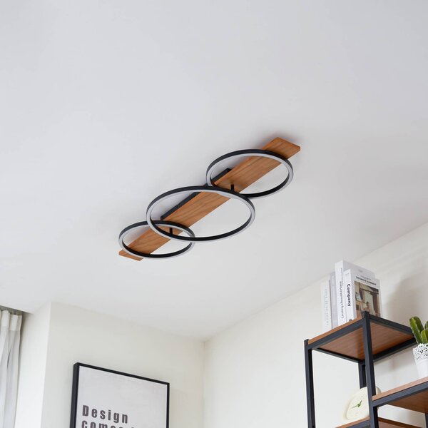 Lindby LED mennyezeti lámpa Galad, fekete, fa, 3 lámpás, 98 cm, dimmelhető, Világos fa, Nappali / Étkező, Fa, Modern