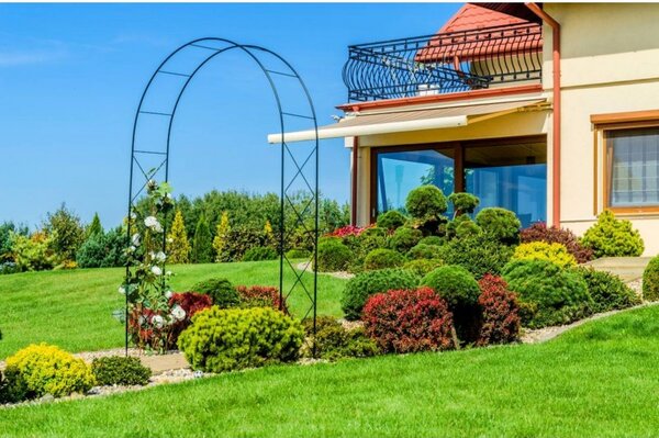 Klasszikus fém pergola