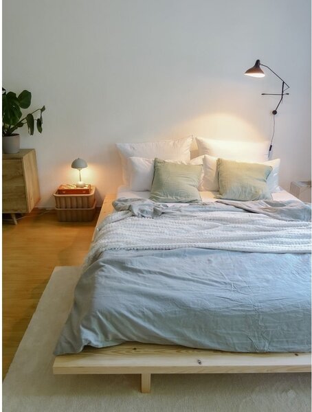 Borovi fenyő franciaágy ágyráccsal 180x200 cm Japan – Karup Design