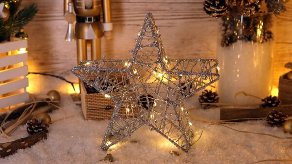 Tracon CHRSTG20SWW LED karácsonyi csillag, ezüst,fém, elemes Timer 6+18h, 20LED, meleg fehér ( 3000K ) színhőmérséklettel, 2xAA