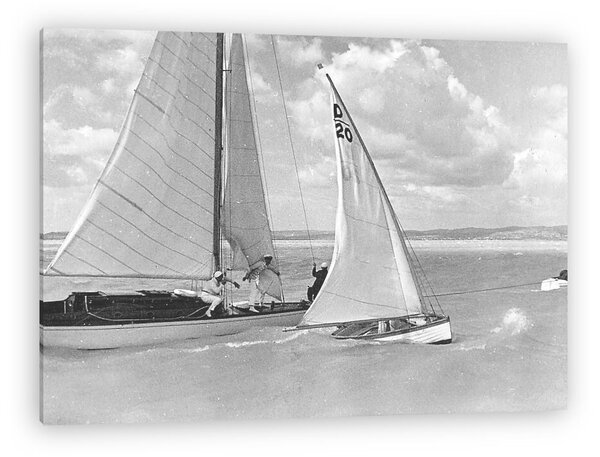 FORTEPAN: Balaton 30-as cirkáló és mellette egy balatoni dingi (1935) (vászonkép)