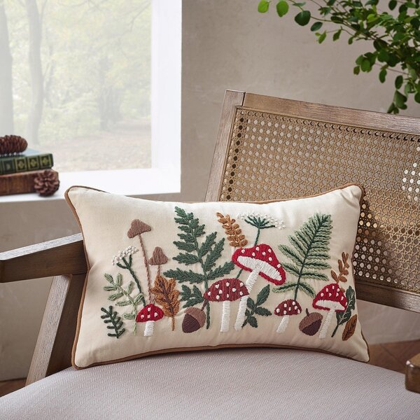 Pamut díszpárna 30x50 cm Embroidery Woodland – Catherine Lansfield