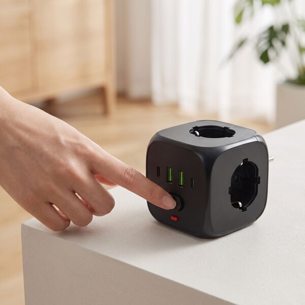 Toolight Toolight, JNH019, 7 az 1-ben elosztó, 3 aljzat + 2× USB-A + 2× USB-C, fekete, OSW-56304
