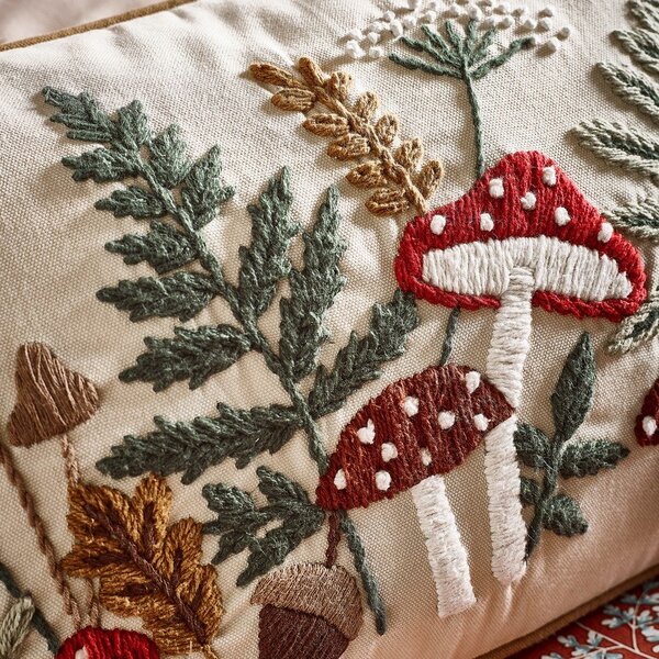 Pamut díszpárna 30x50 cm Embroidery Woodland – Catherine Lansfield
