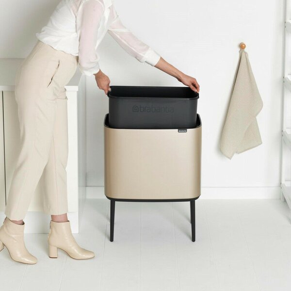 Brabantia Bo Touch Bin nyomófedeles hulladékgyűjtő, magasított, lábakon álló, műanyag tartály, 36L - R méret, acél, aranyfényű - 304583
