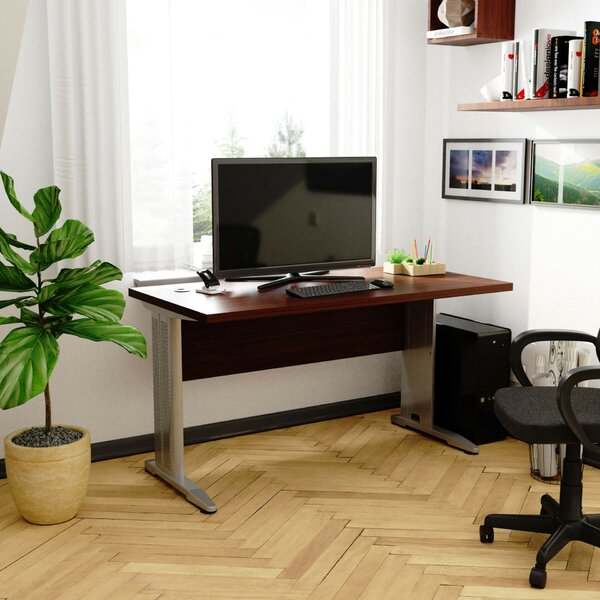 Akord Stílusos Wenge Számítógépasztal BM-135 - Minőségi Laminált Lemez, 135 cm Széles, Modern Matt Felület, Masszív Fém Lábakkal, Összeszerelés Szükséges