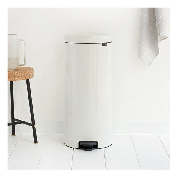 Brabantia NewIcon pedálos hulladékgyűjtő szagmentesen záródó Soft-Close fedél, acél belső tartály, 30L - G méret, acél, fehér - 114748