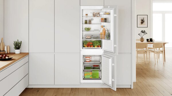 Bosch KIN865SE0 Beépíthető alulfagyasztós kombinált hűtőszekrény