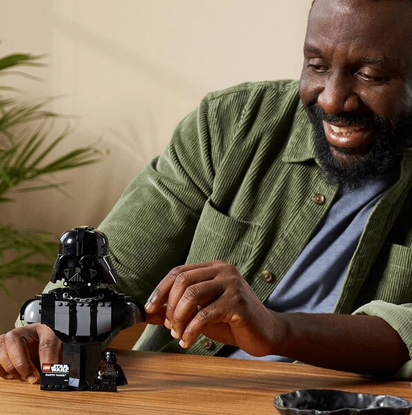 LEGO® Star Wars™ Darth Vader™ mellszobor (75439)