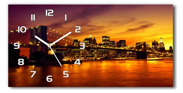 Négyszögletes üvegóra vízszintesen Brooklyn híd