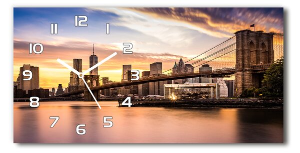 Négyszögletes üvegóra vízszintesen Brooklyn híd