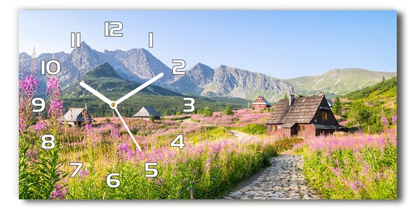 Négyszögletes üvegóra vízszintesen Turistaház a hegyekben
