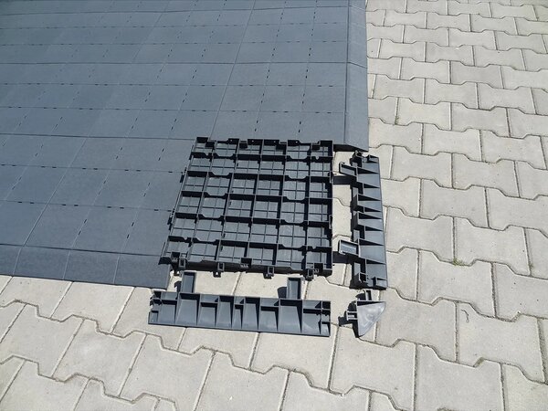 Mobil műanyag padló a partisátor alá - 50x50x3cm