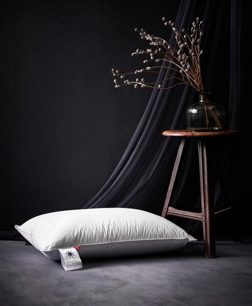 Párna toll töltettel 50x70 cm Capella Medium – Universe of Sleeping