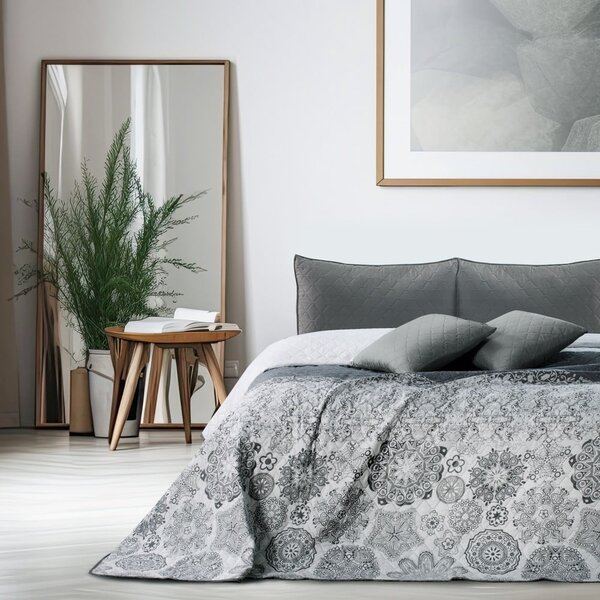 Alhambra fehér-szürke kétoldalas mikroszálas ágytakaró, 260 x 280 cm - DecoKing
