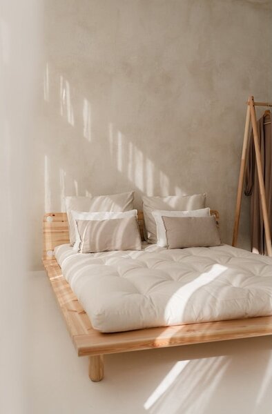 Borovi fenyő franciaágy ágyráccsal 180x200 cm Peek – Karup Design