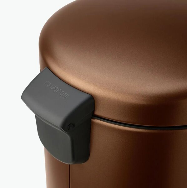 Brabantia NewIcon pedálos hulladékgyűjtő szagmentesen záródó Soft-Close fedél, műanyag tartály, 30L - G méret, acél, meleg tónusú bronz - 238789