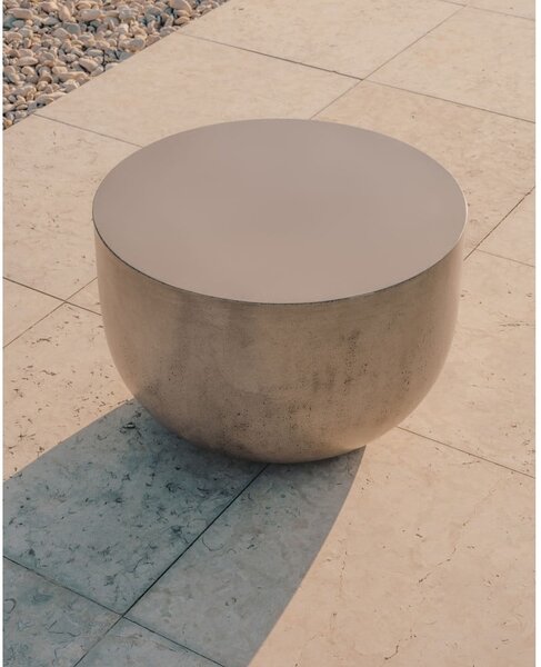 Beton kerek kerti dohányzóasztal ø 60 cm Garbet – Kave Home