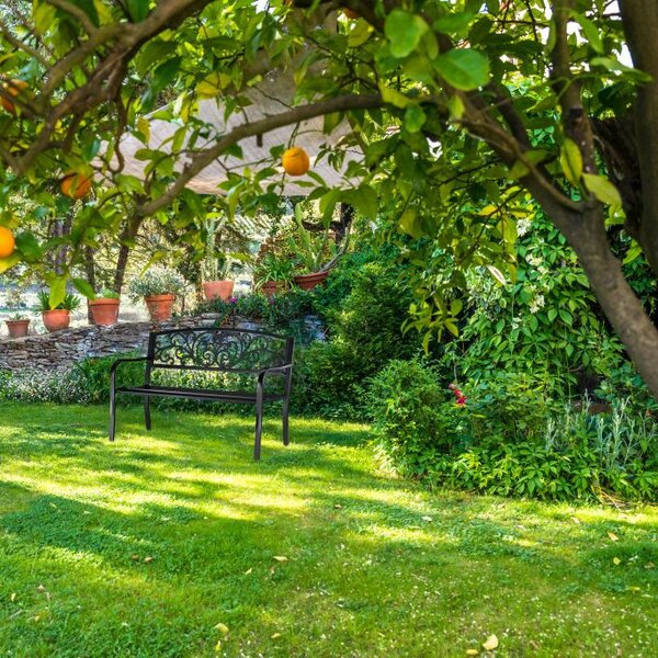 Kovácsoltvas Kerti Pad - 2 személyes - Fekete