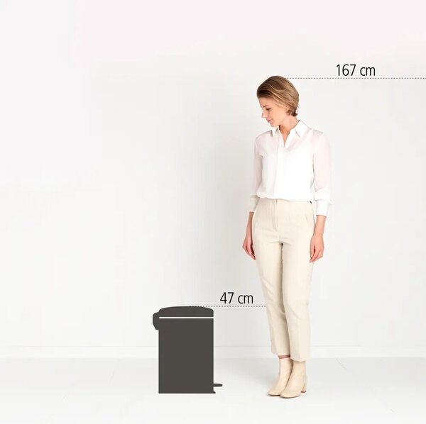 Brabantia NewIcon 649048 pedálos szemetes, 20 l, puha záródású, csúszásgátló aljjal, fém belső vödörrel, rozsdamentes acél