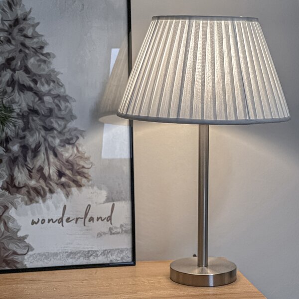Klasszikus asztali lámpa acélból, redőzött árnyékolóval, fehér, 35 cm - Simplo