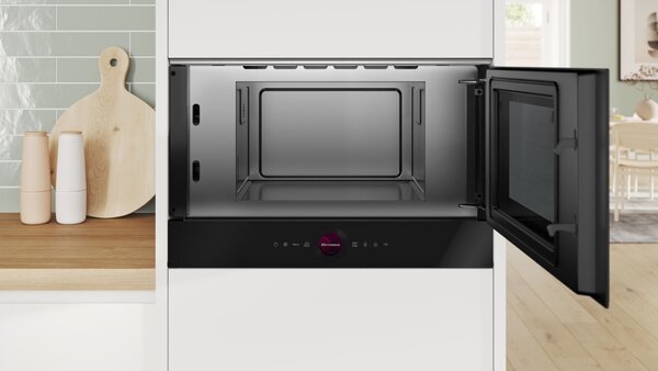 Bosch Serie 8 BFR7221B1 mikróhullámú sütő Beépített Egyszerű mikrohullámú sütő 21 L 900 W Fekete