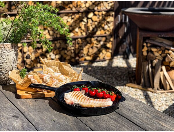 Noral 66667001 Öntöttvas grill serpenyő steakekhez, bordázott aljjal - átmérő 30 cm