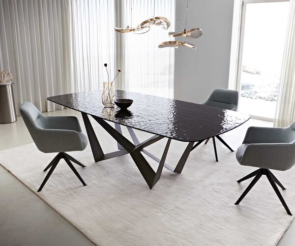 DELIFE Étkezőasztal Edge hajóformájú 240x120 domborított üveg füstfekete 3D design Spider laposacél fekete