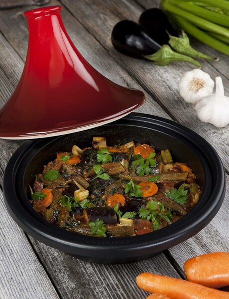 Le Creuset Öntöttvas Tajine Pároló Edény 31cm - Cseresznyevörös