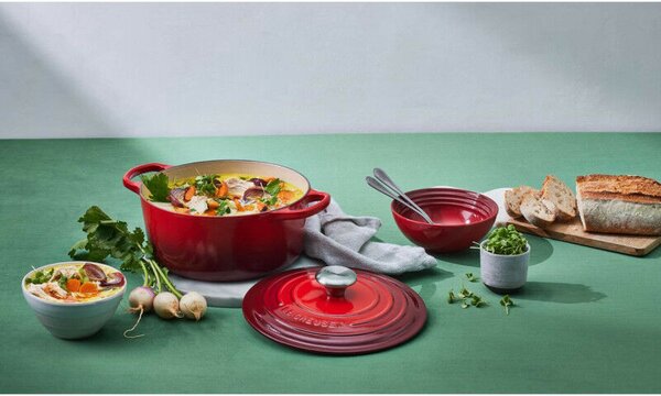 Le Creuset Signature 26cm Öntöttvas főzőedény - Piros