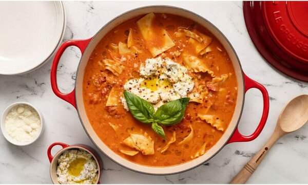 Le Creuset Signature 26cm Öntöttvas főzőedény - Piros
