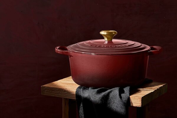Le Creuset Signature kerek Öntöttvas Sütőtál 26cm - Bordó