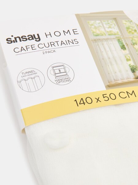 Sinsay - Függöny szett bújtatóval és tűzött pomponokkal 2 pack - fehér
