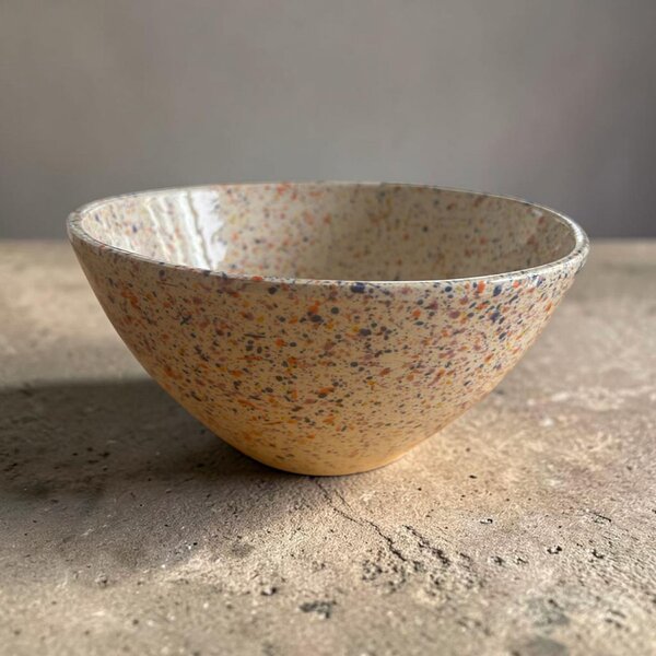 Pöttyös salátástál 21 cm x 10 cm méretben, 1,5 L űrtartalommal