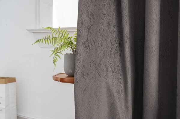 DUNES VELVET sötétítő függöny 140×250 cm, sötétszürke Felfüggesztés: Fém gyűrűk