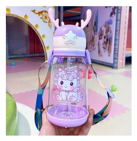 UNICORN szívószálas műanyag kulacs 600 ml