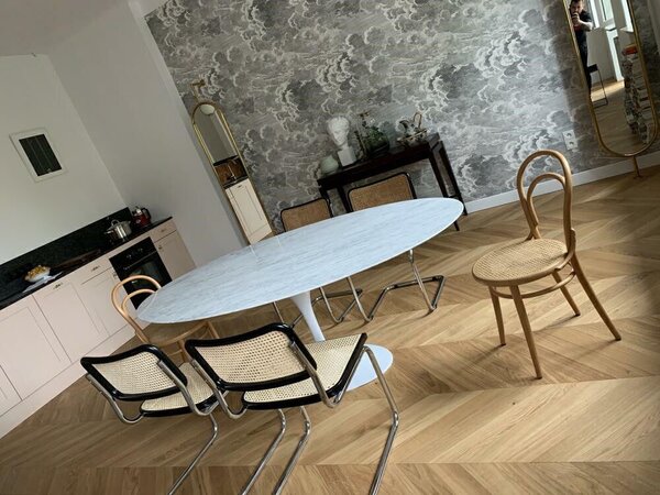 TULIP ELLIPSE MARBLE CARRARA fehér asztal - ovális márványlap, fém