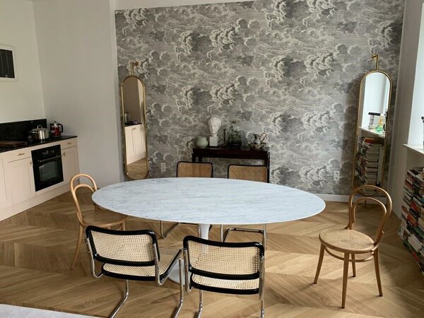 TULIP ELLIPSE MARBLE CARRARA fehér asztal - ovális márványlap, fém