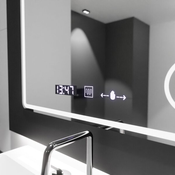 Téglalap alakú LED tükör, 90x75cm, Riflesso MotionGlow Marcello, páramentesítő rendszer, óra és hőmérő, kozmetikai nagyító, fényerő-szabályozható