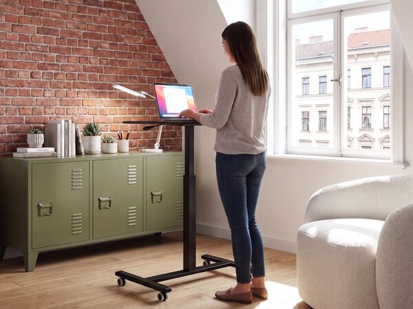 Manuálisan állítható laptop állvány ACADEMIA 65 cm x 48 cm kerekekkel Sötétbarna
