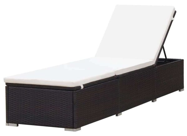 VidaXL barna polyrattan napozóágy párnával