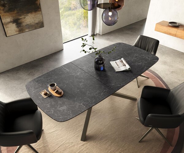 DELIFE Étkezőasztal Edge hajóformájú 180-220x100 cm Laminam® Nero Greco antracit kerámia kereszt láb téglalap alakú Titán színű effekt finish kihúzható