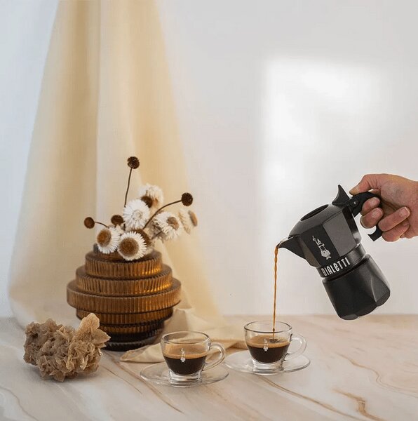 Bialetti Brikka Noir Exclusive Kotyogós kávéfőző, fekete (9071)