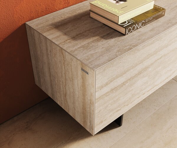 DELIFE TV szekrény Cuor 220 cm kerámia Laminam® Travertino Bianco krémfehér 1 billenő ajtó 2 fiókos lebegő fém láb fekete