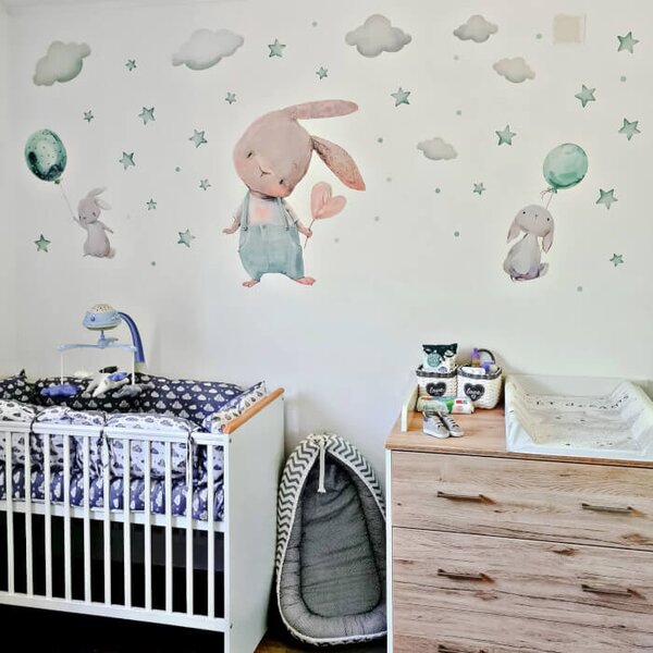 INSPIO - átragasztható textil matrica - Falmatrica gyerekszobába - Mentaszínű nyuszik, csillagok és felhőcskék