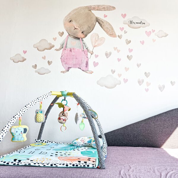 INSPIO - átragasztható textil matrica - Személyre szabott falmatricák - Nyuszi névvel a falra