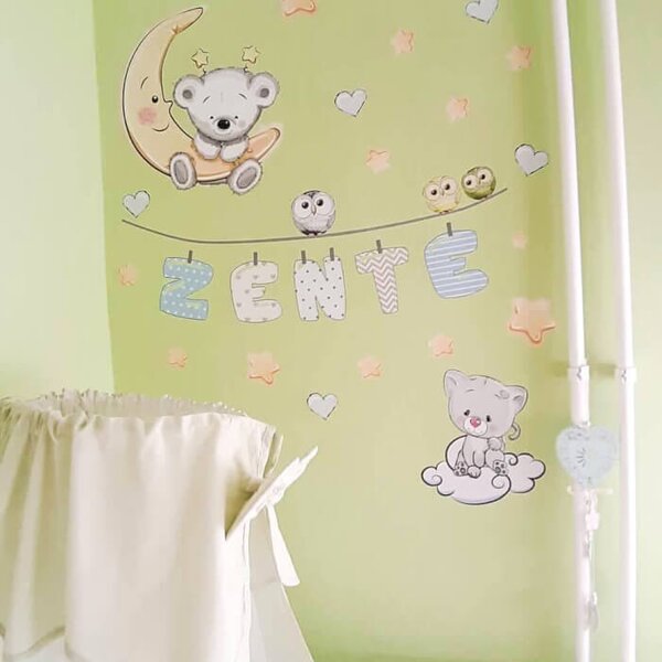 INSPIO - átragasztható textil matrica - Gyerekszoba falmatrica - Névre szóló állatkás falmatrica fiúknak