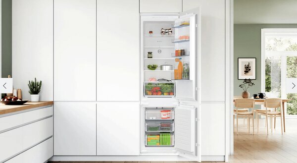 Bosch KIN96NSE0 Beépíthető alulfagyasztós kombinált hűtőszekrény